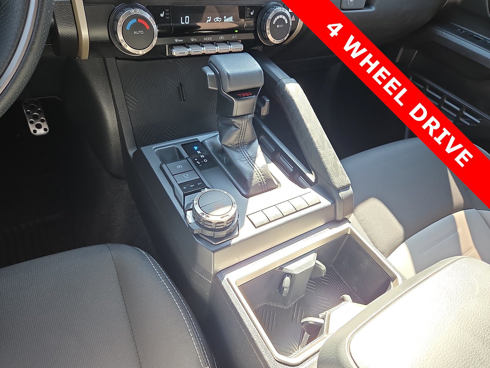 Used 2025 Toyota Tacoma TRD Sport AWD/4WD image 25