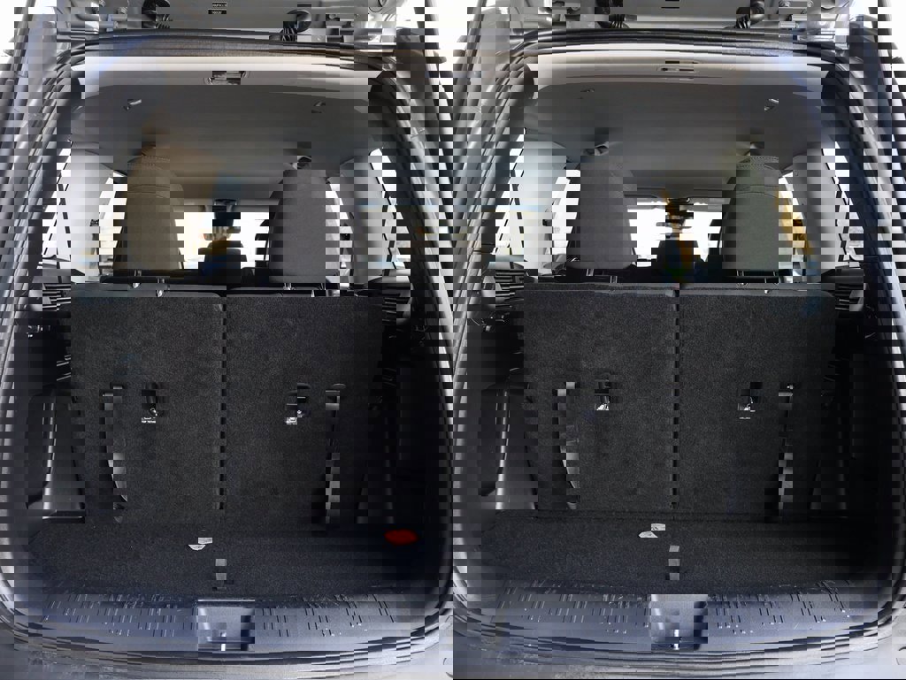 Used 2024 Hyundai Santa Fe SE image 16