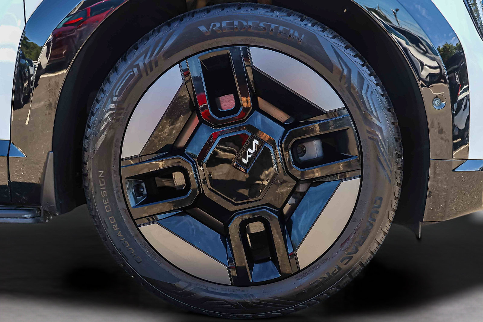 Certified 2024 Kia EV9 GT-Line AWD/4WD image 28