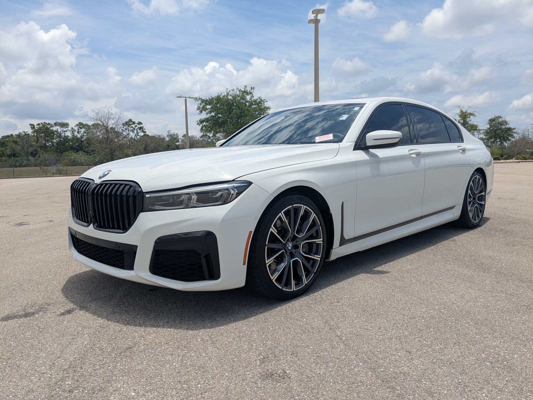 Used 2022 BMW 750Li xDrive AWD/4WD image 9