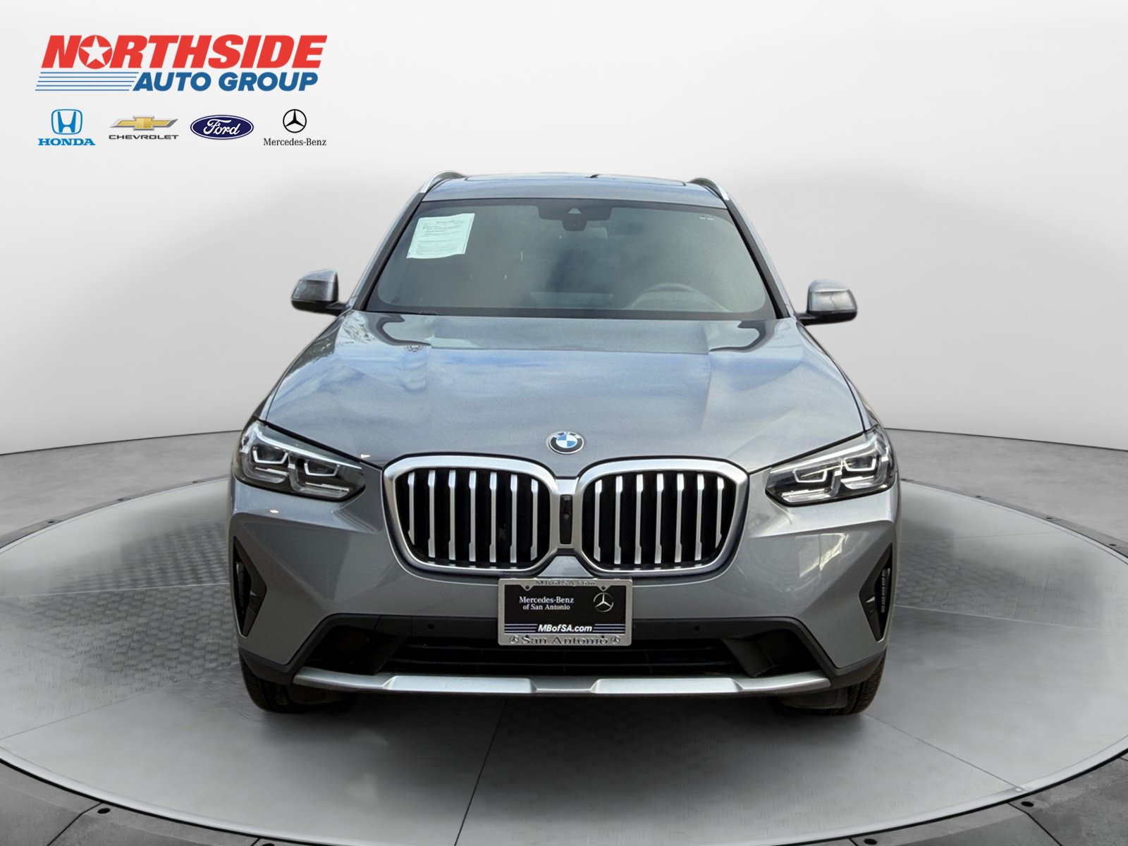 Used 2024 BMW X3 xDrive30i w/ Premium Package w/ZPA AWD/4WD image 2