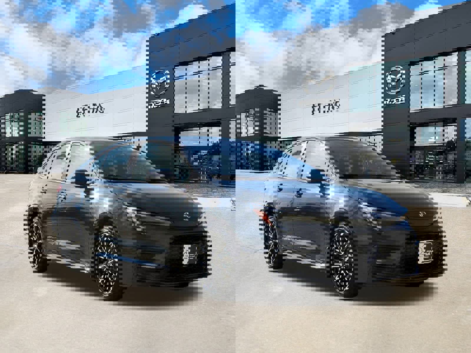 Used 2025 Toyota Corolla SE image 4