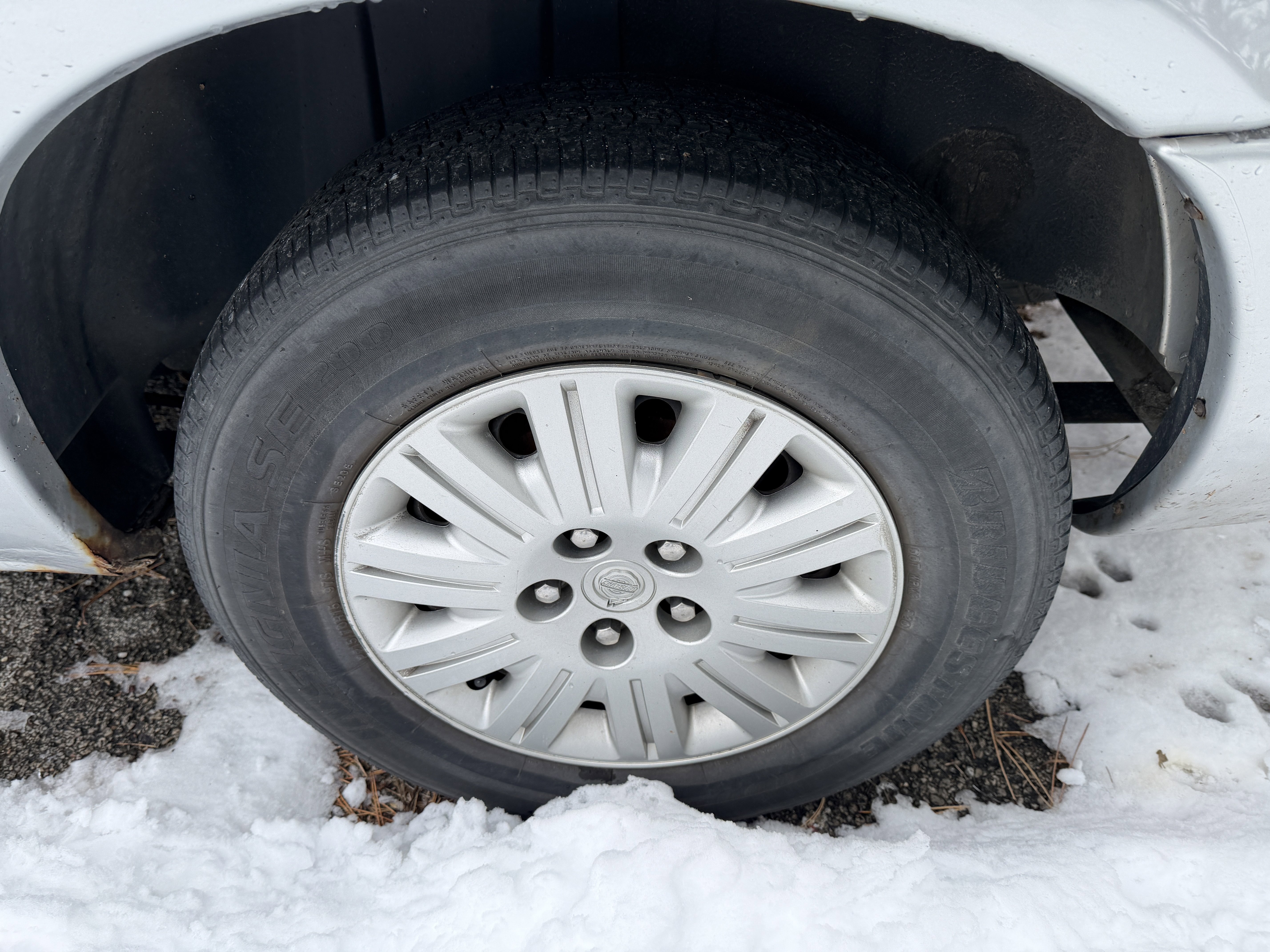 Used 2005 Chrysler Town & Country image 11