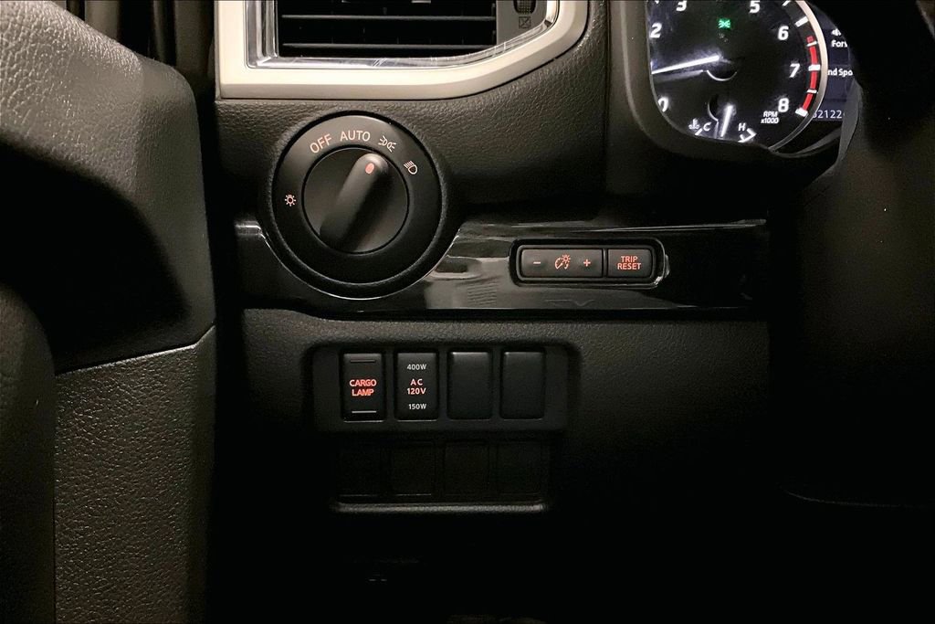 Used 2021 Nissan Titan SV w/ SV Convenience Package image 16