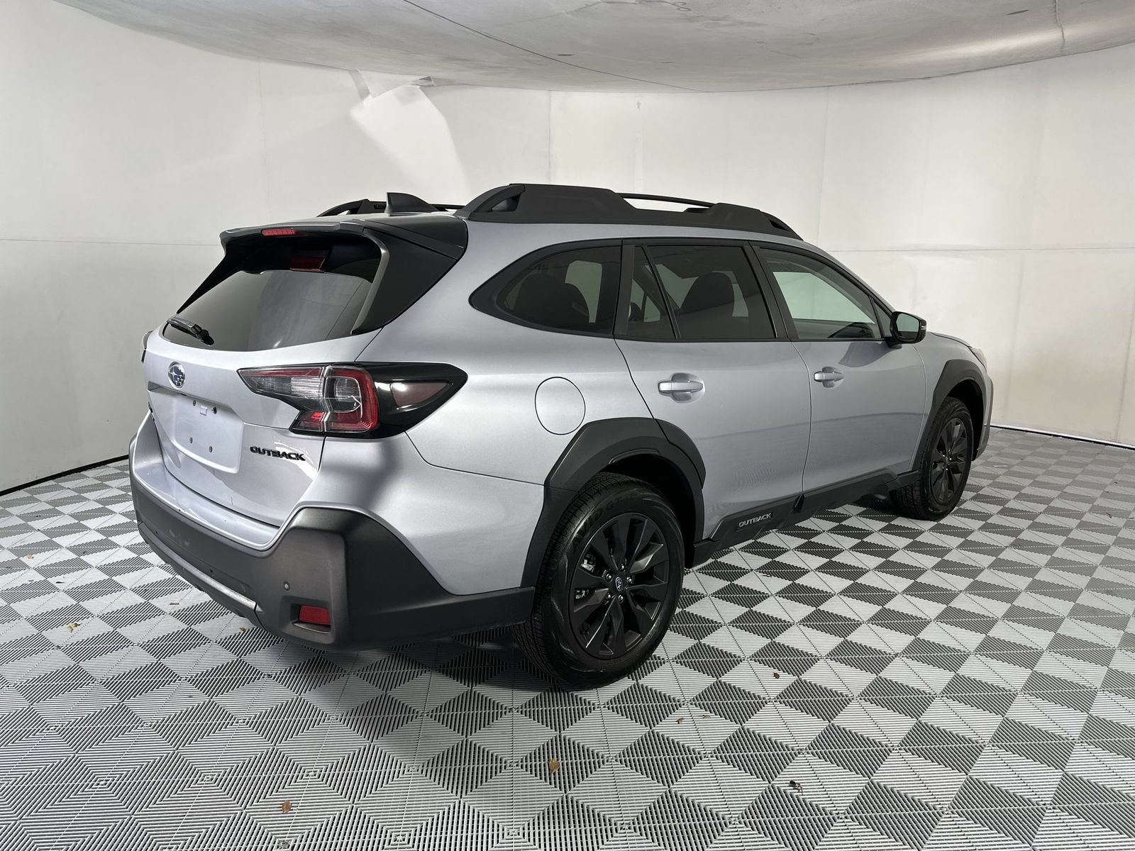 Used 2025 Subaru Outback Onyx Edition AWD/4WD image 8