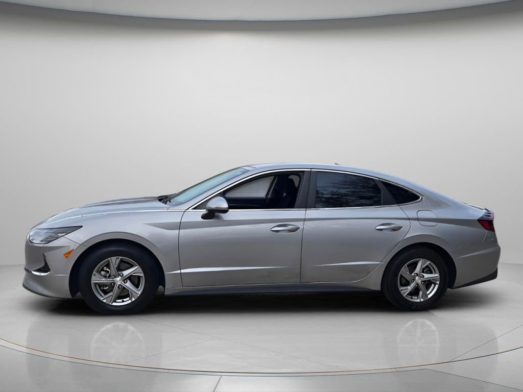 Used 2023 Hyundai Sonata SE FWD image 3