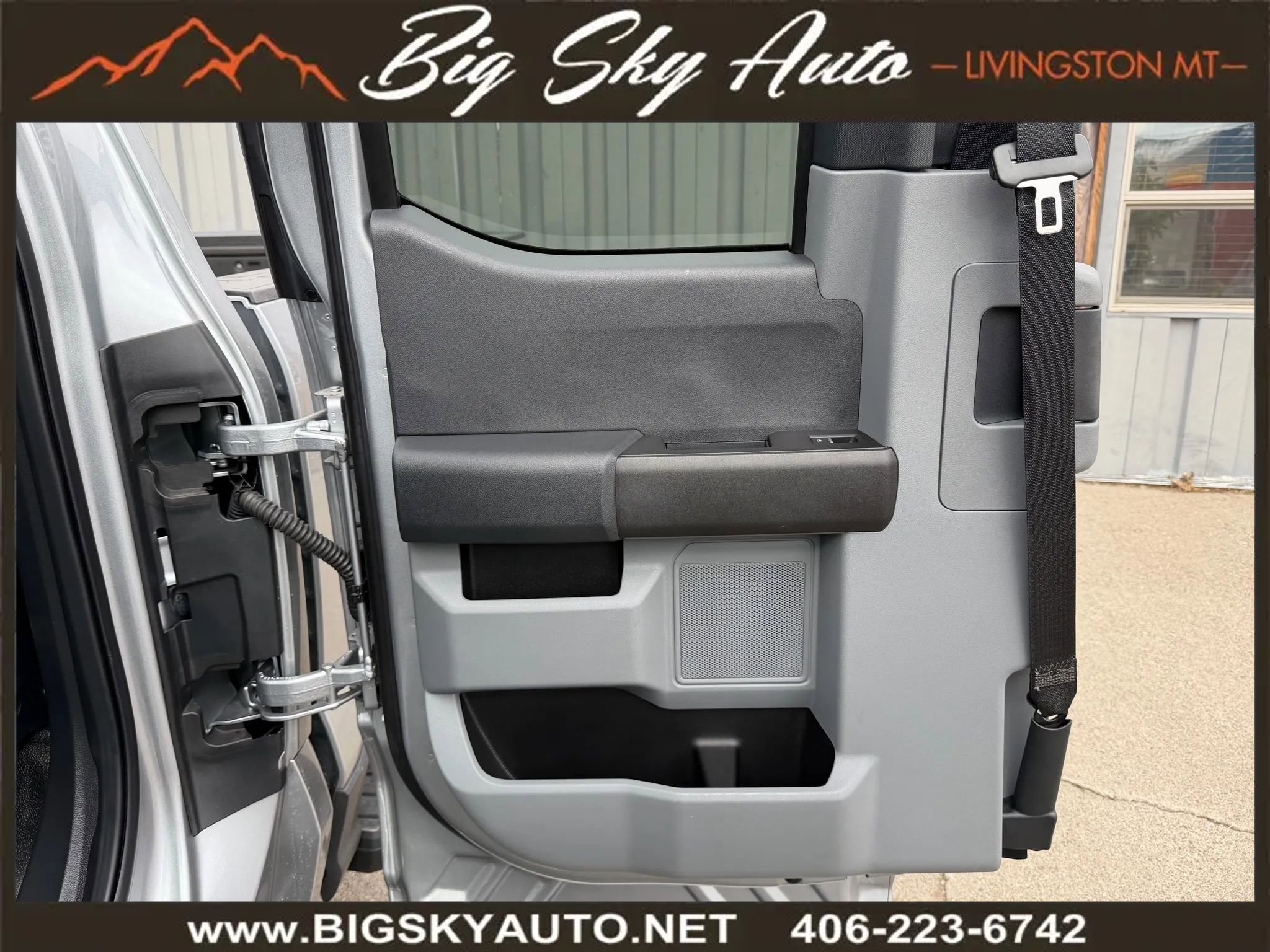 Used 2023 Ford F250 XLT w/ Camper Package image 17