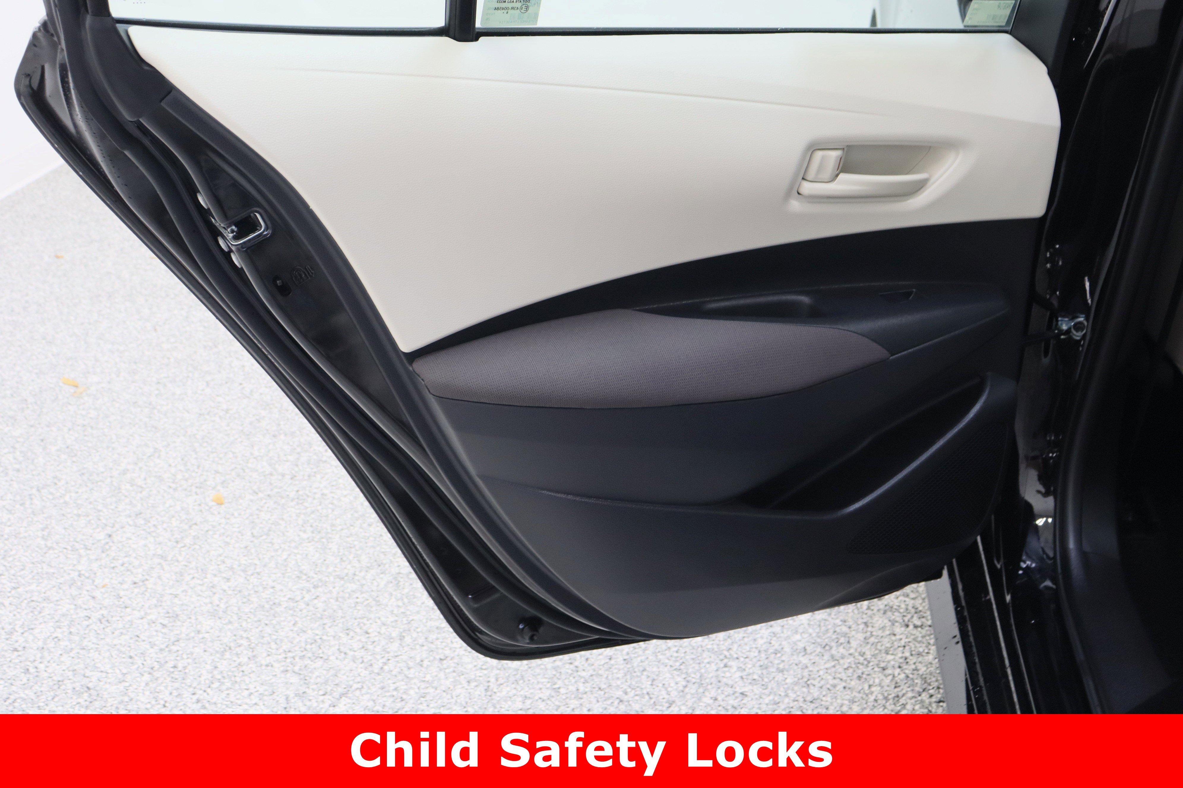 Used 2026 Toyota Corolla LE image 24