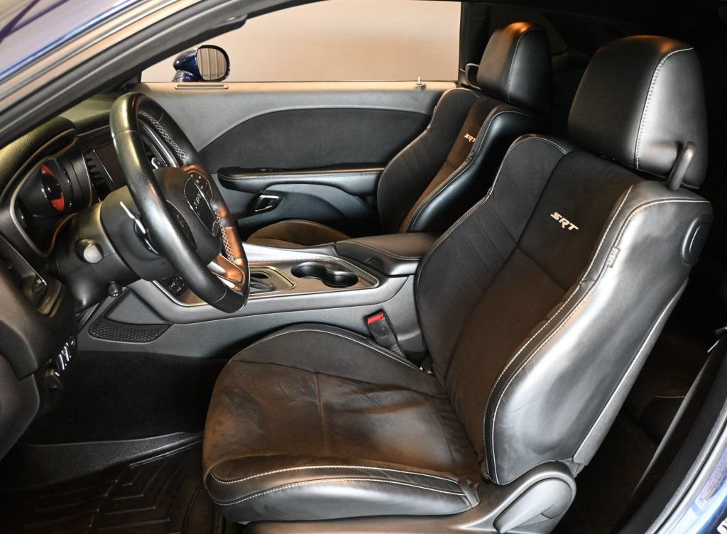 Used 2015 Dodge Challenger SRT Hellcat RWD image 16