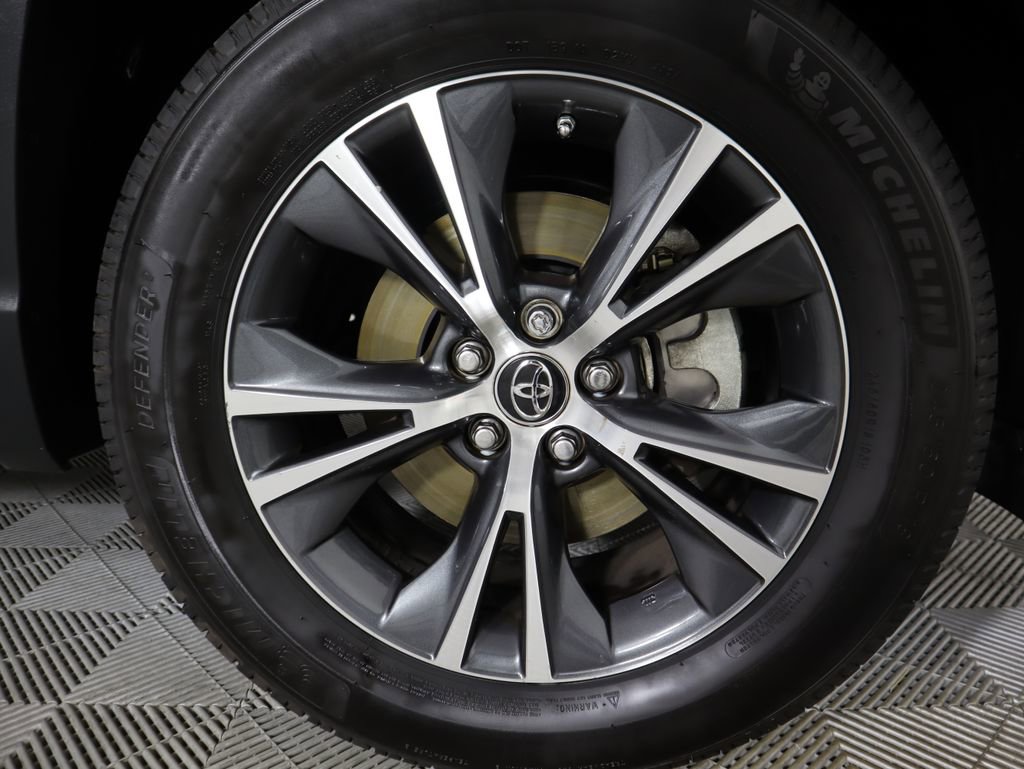 Used 2016 Toyota Highlander XLE image 32