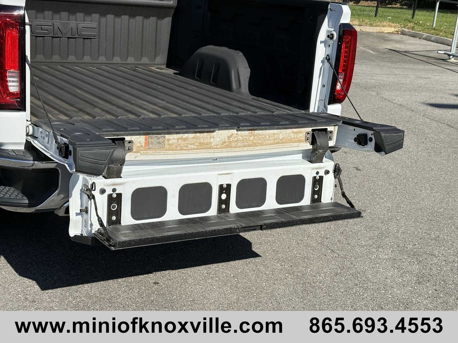 Used 2023 GMC Sierra 1500 SLT w/ SLT Premium Package image 32