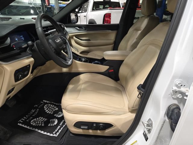 Used 2022 Jeep Grand Cherokee Limited 4xe AWD/4WD image 13