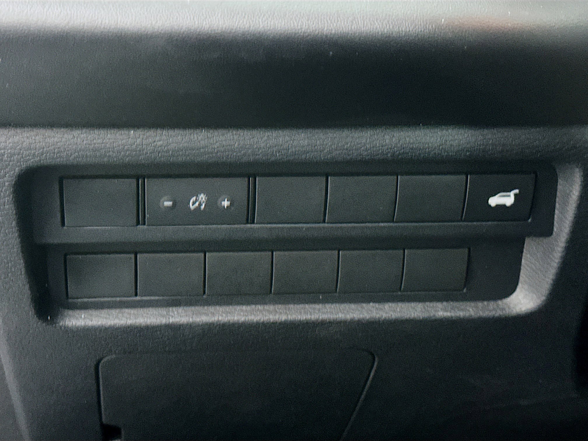 Used 2024 Mitsubishi Outlander SE image 17