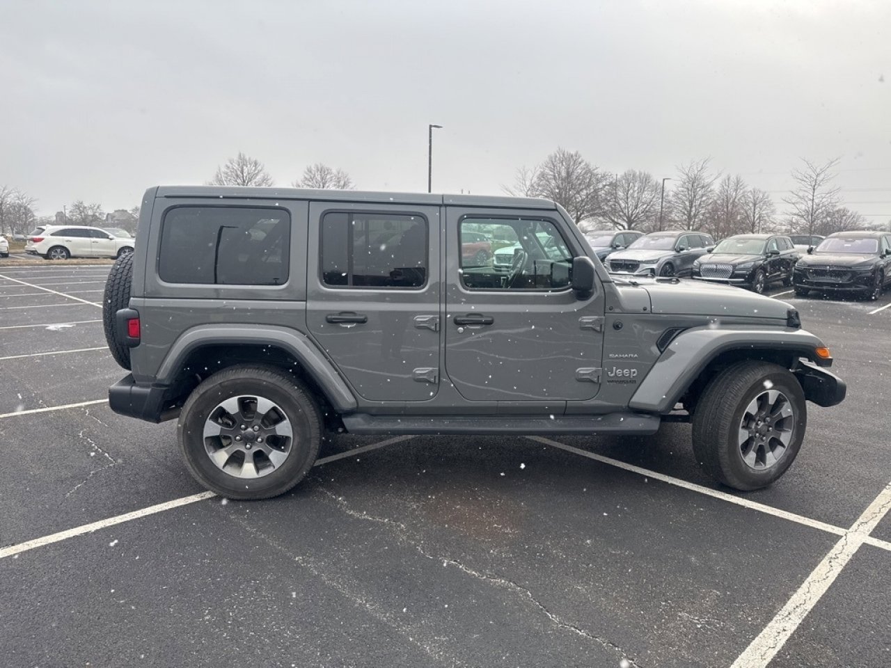 Used 2021 Jeep Wrangler Unlimited Sahara image 9