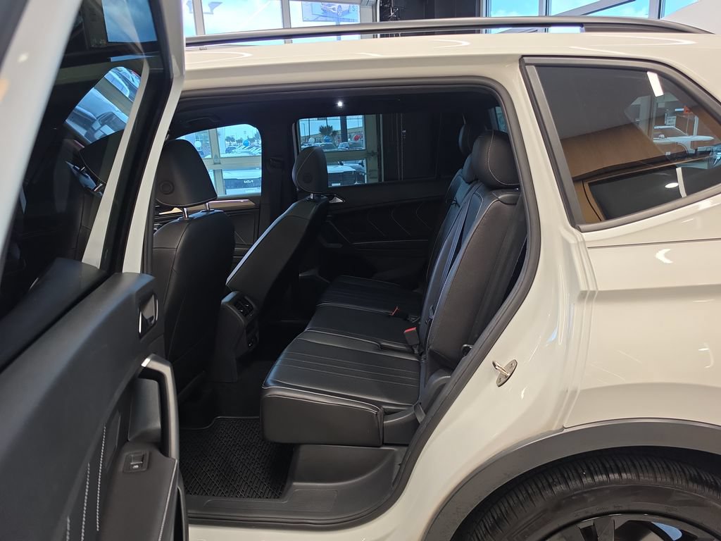 Used 2024 Volkswagen Tiguan SE R-Line w/ MDO Package, Three-Row FWD image 32
