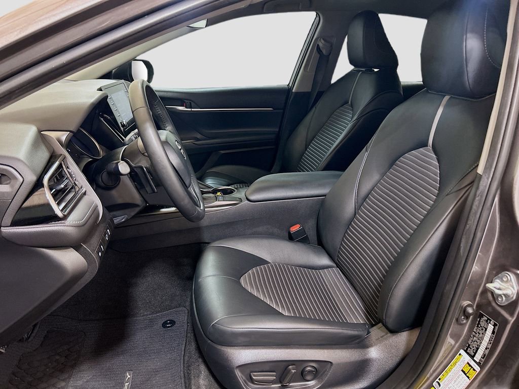Used 2023 Toyota Camry SE FWD image 17