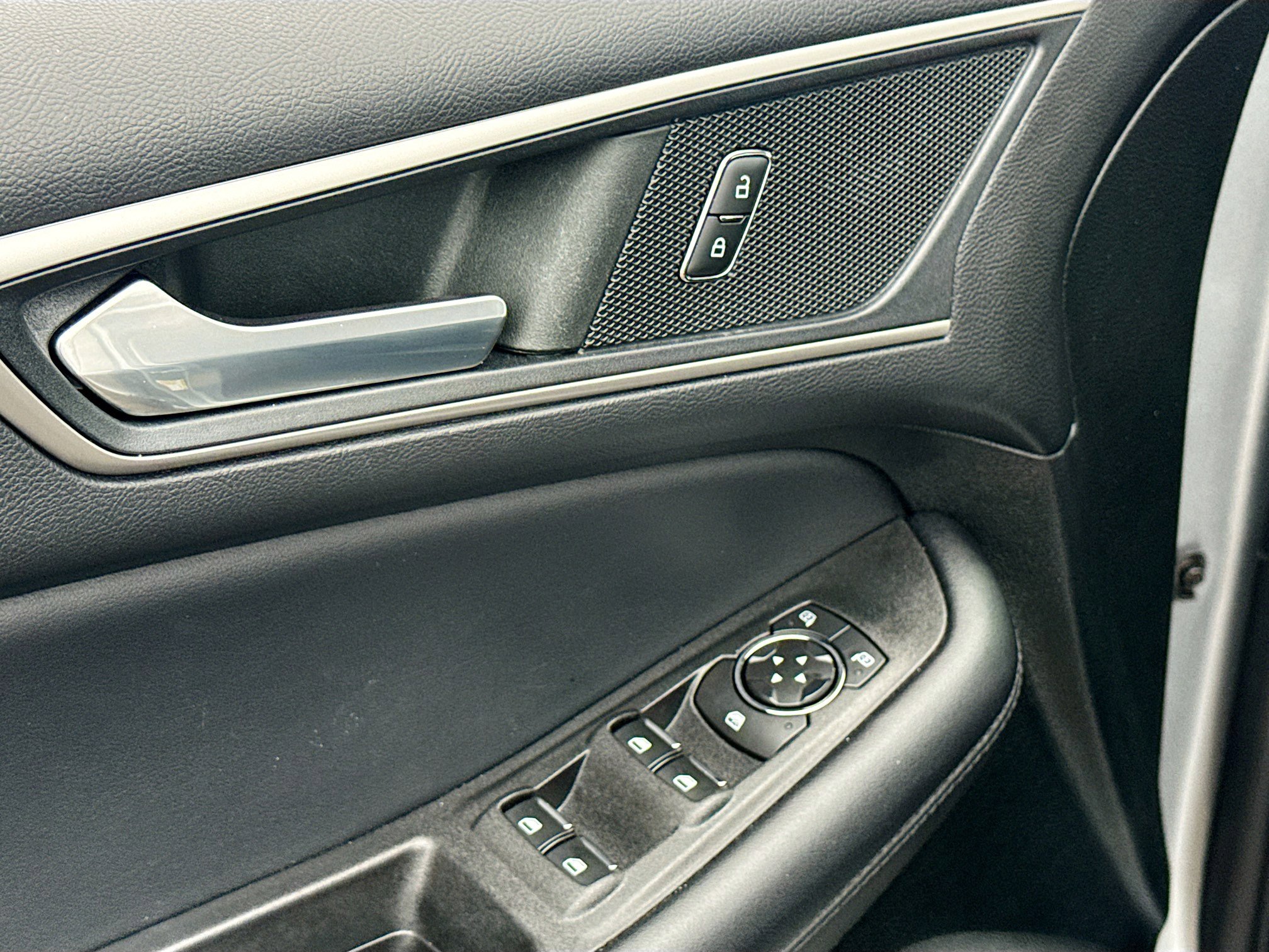 Used 2022 Ford Edge SEL w/ Convenience Package image 8