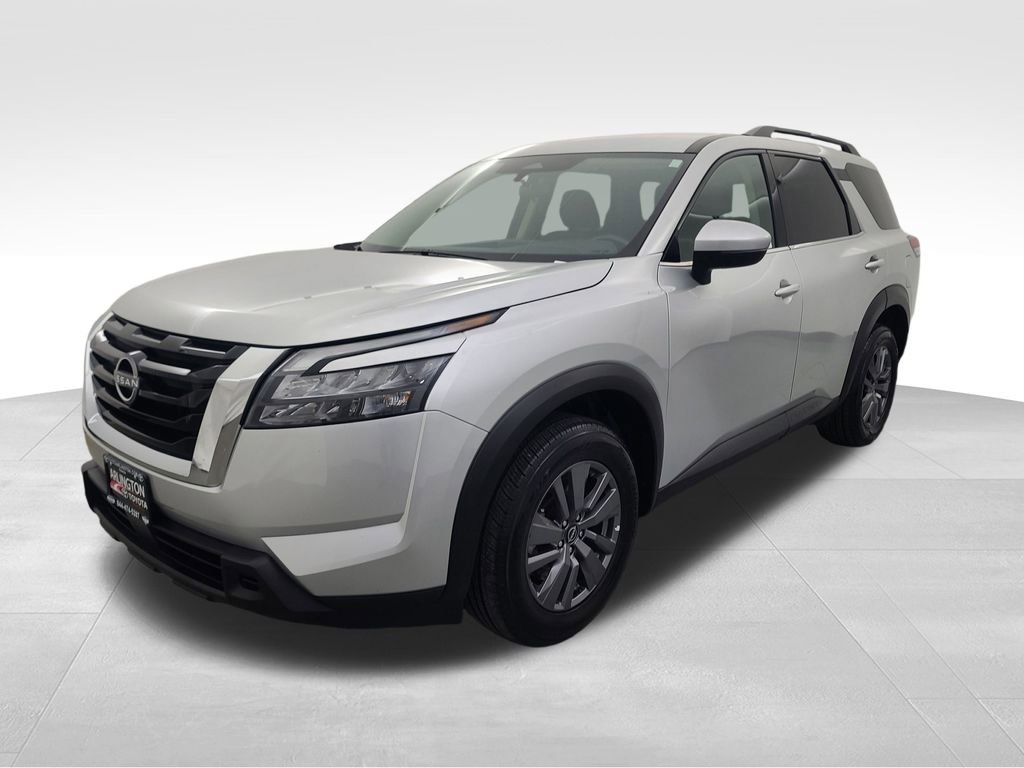 Used 2025 Nissan Pathfinder SV image 8