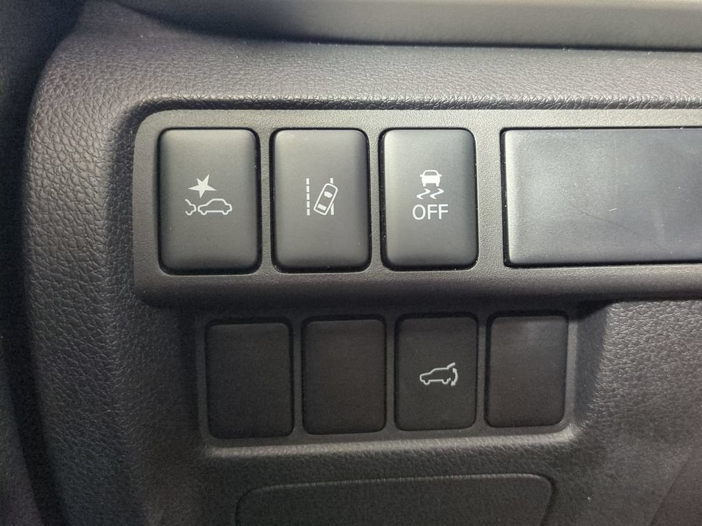 Used 2025 Mitsubishi Eclipse Cross AWD image 29