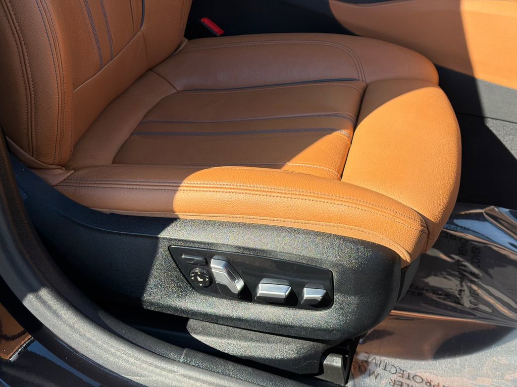 Used 2023 BMW M550i xDrive w/ Executive Package image 11