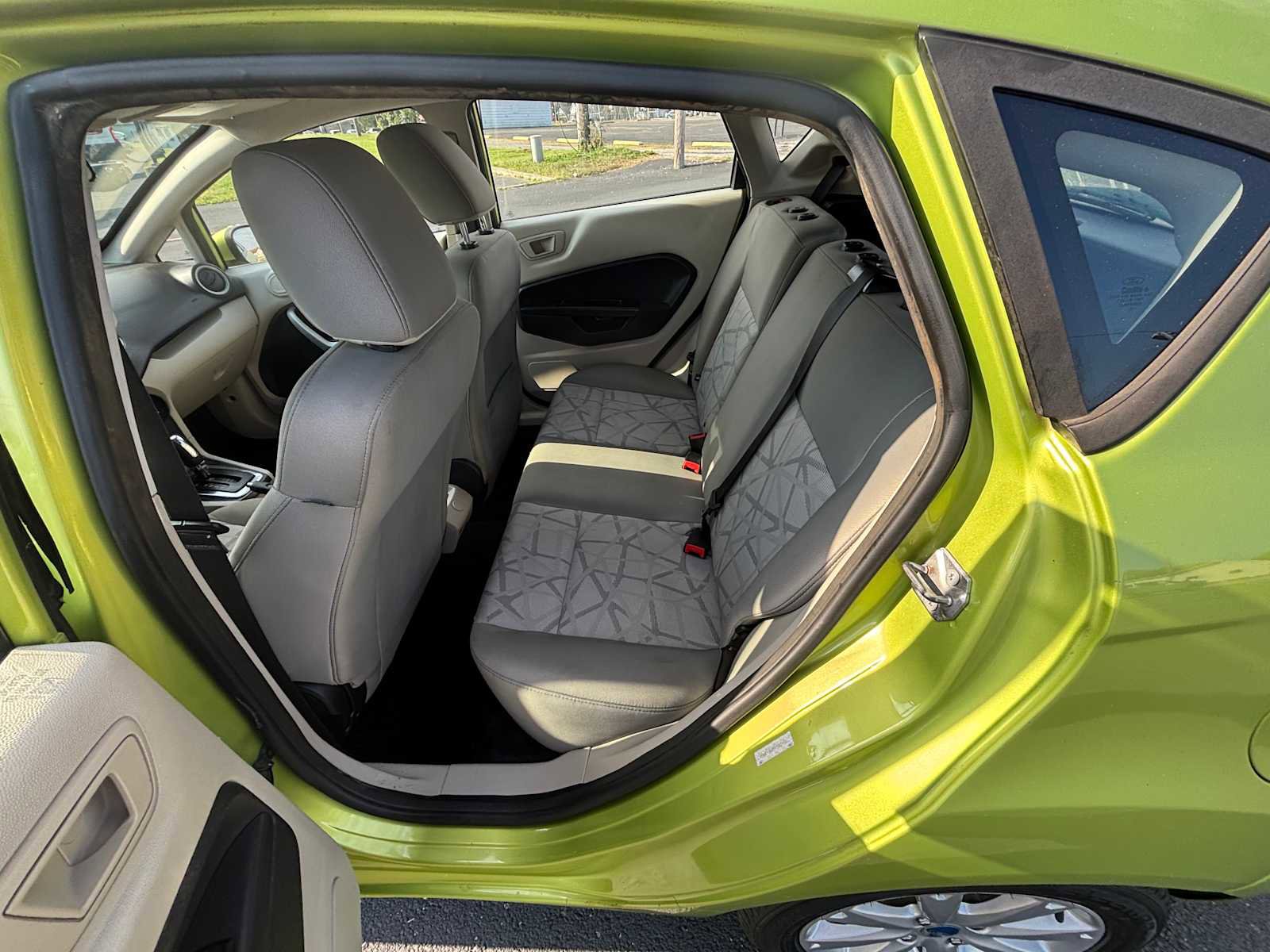 Used 2012 Ford Fiesta SE image 14
