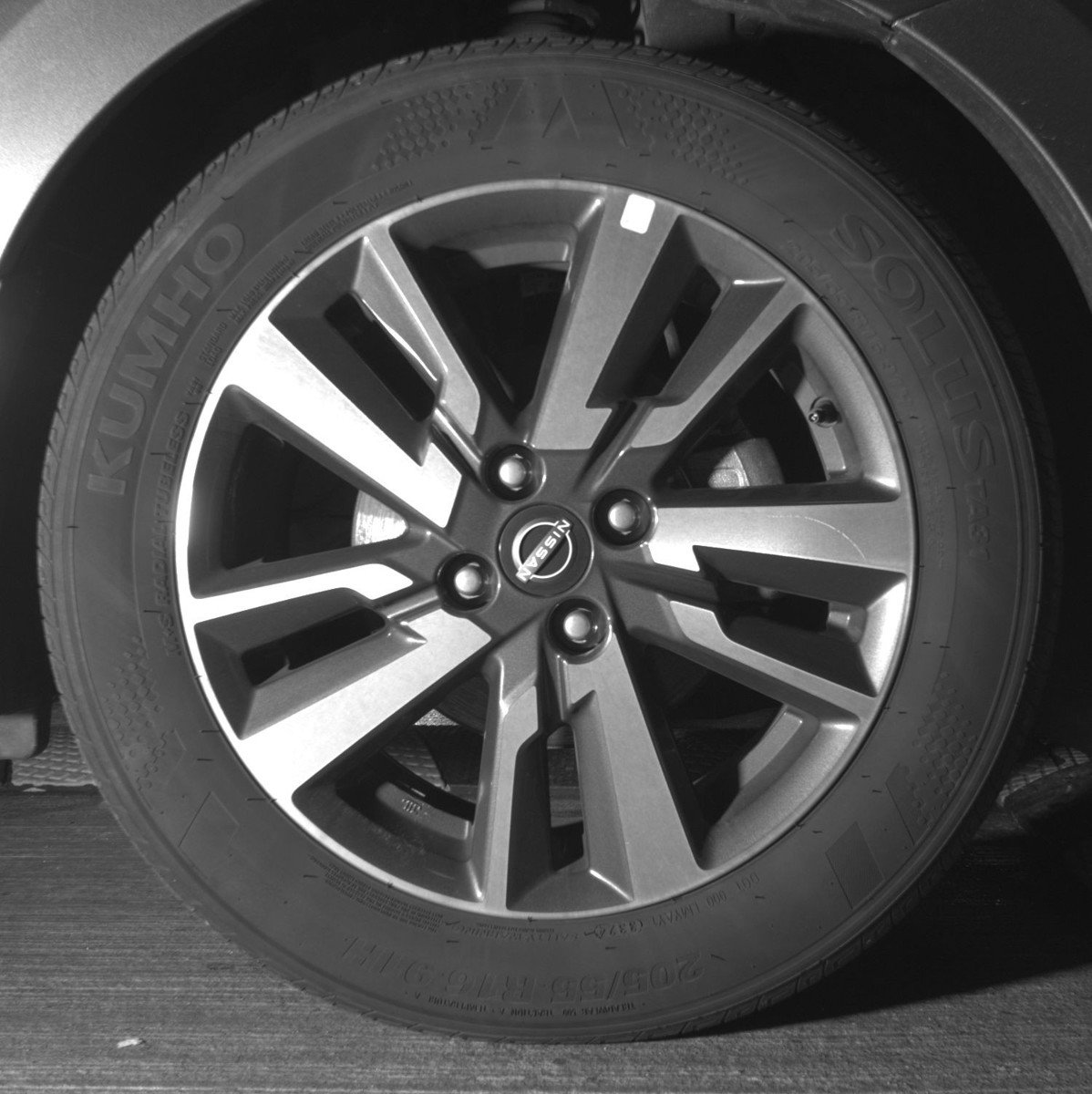 Used 2025 Nissan Versa SV image 12