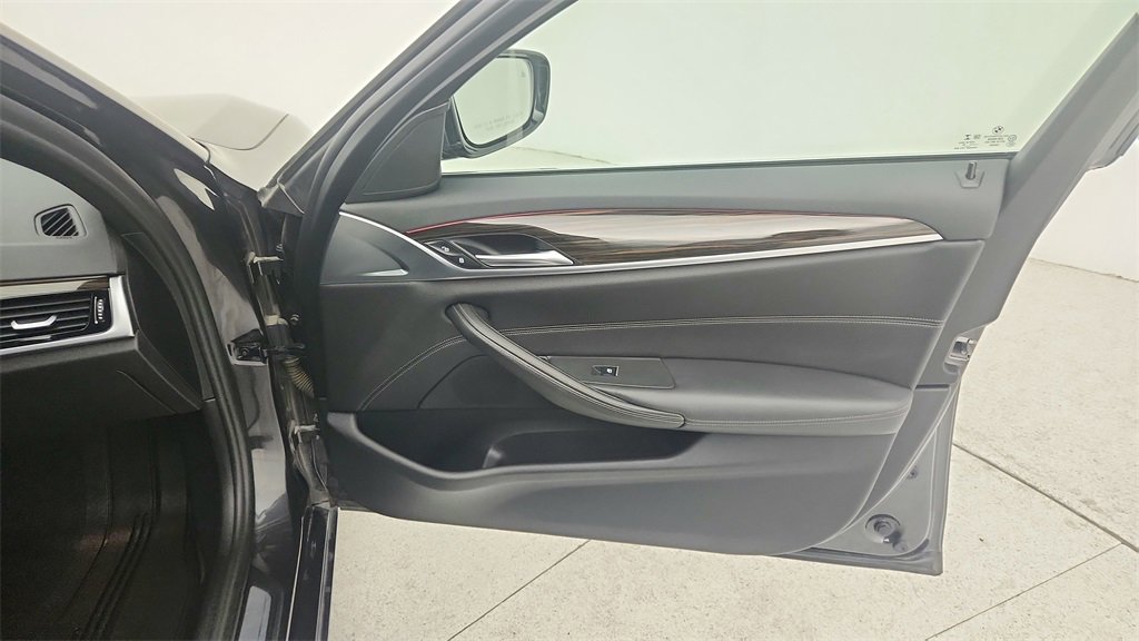 Used 2019 BMW 540i image 33