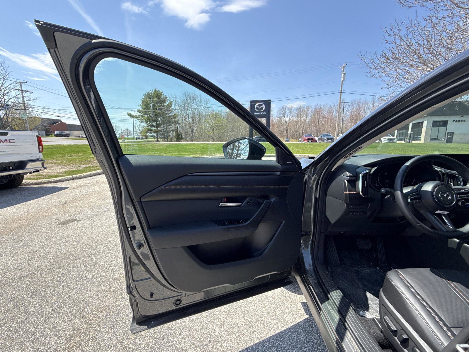 Used 2025 MAZDA CX-50 AWD 2.5 S w/ Premium Plus Pkg image 12
