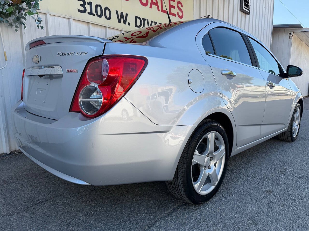 Used 2014 Chevrolet Sonic LTZ FWD image 4