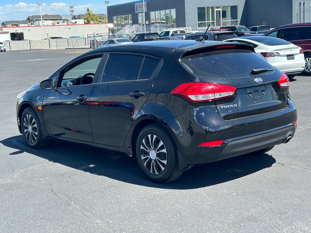 Used 2017 Kia Forte LX FWD image 5