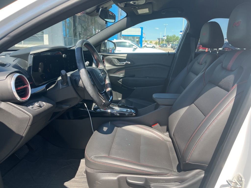 Used 2024 Chevrolet Trax RS w/ Driver Confidence Package FWD image 6
