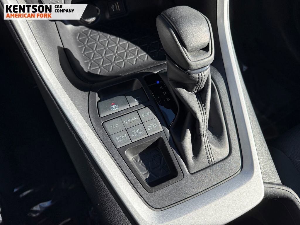 Used 2025 Toyota RAV4 XLE image 26