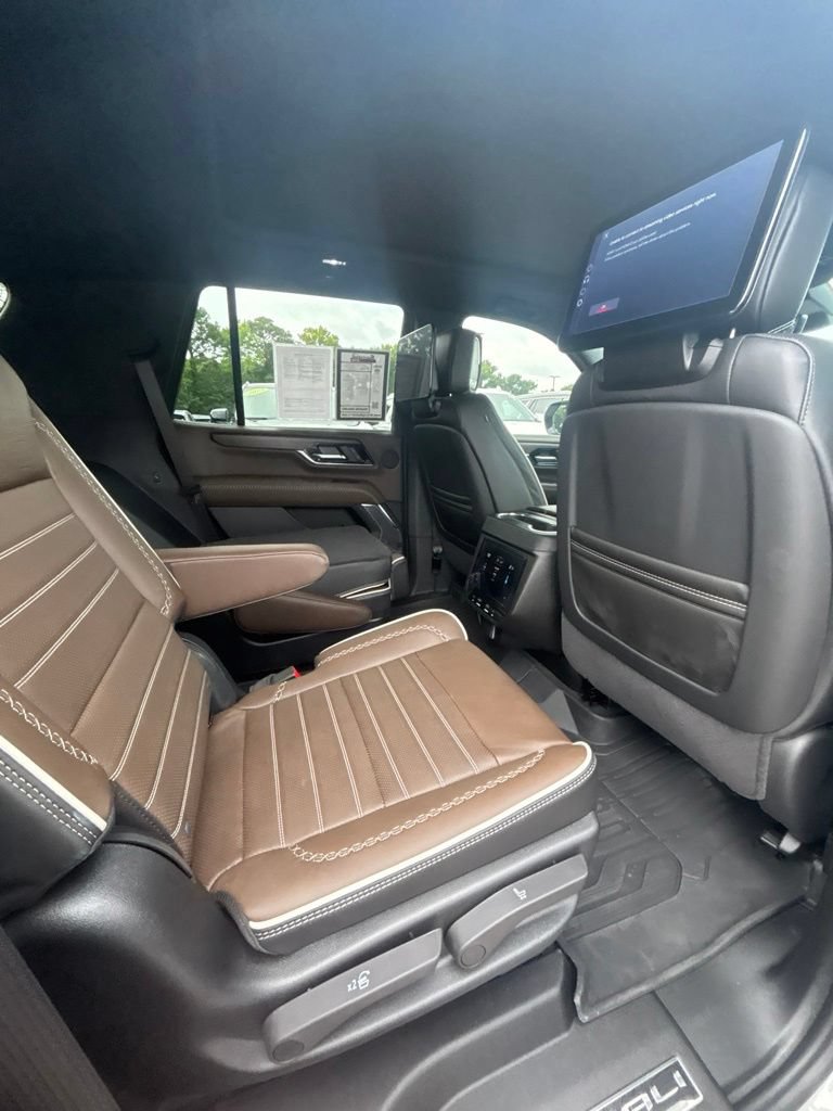 Used 2026 GMC Yukon Denali Ultimate w/ LPO, Illumination Package AWD/4WD image 23