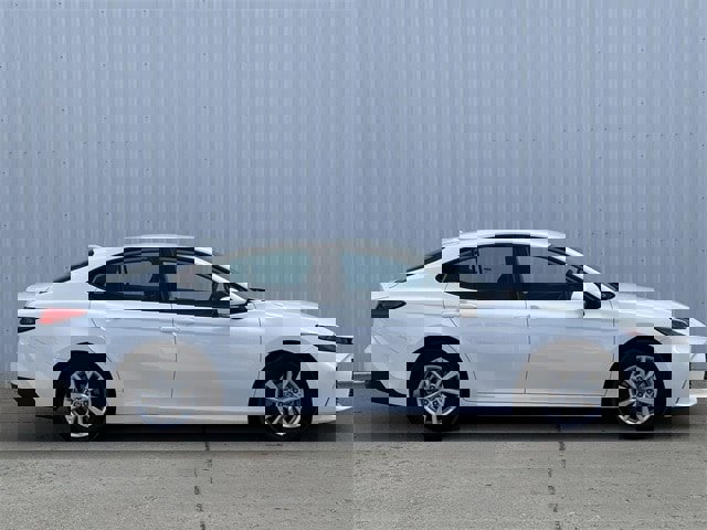 Used 2025 Toyota Camry LE image 3