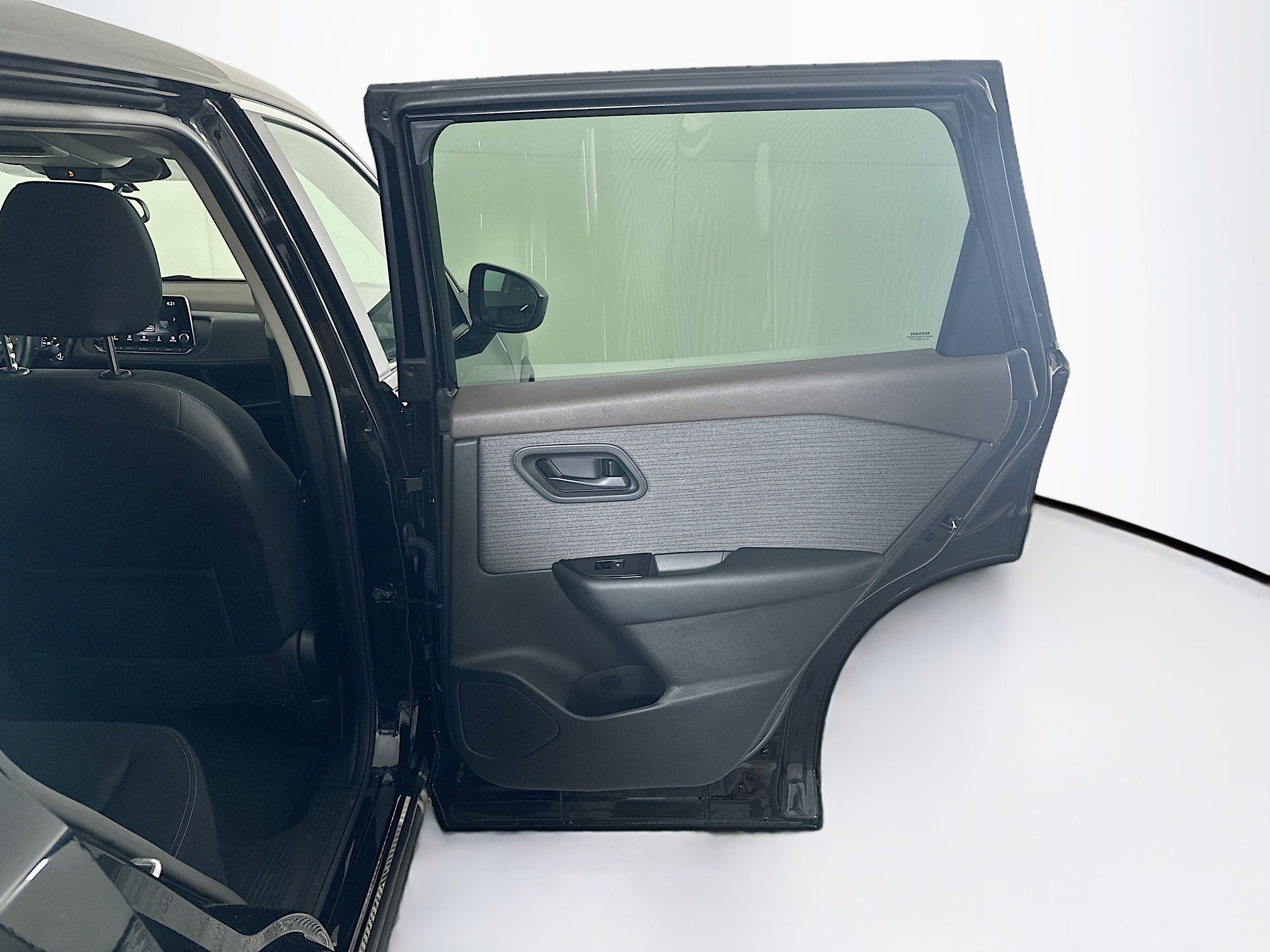 Used 2023 Nissan Rogue S image 30