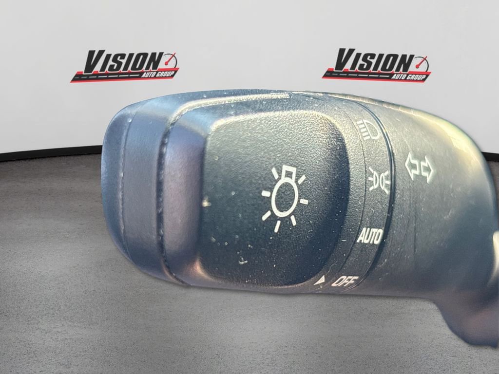 Used 2022 Hyundai Venue SEL w/ Cargo Package image 22