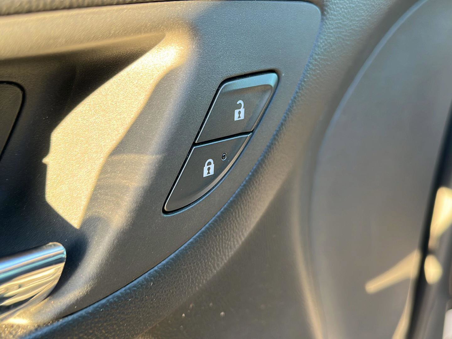 Used 2023 Chevrolet Equinox LT image 10