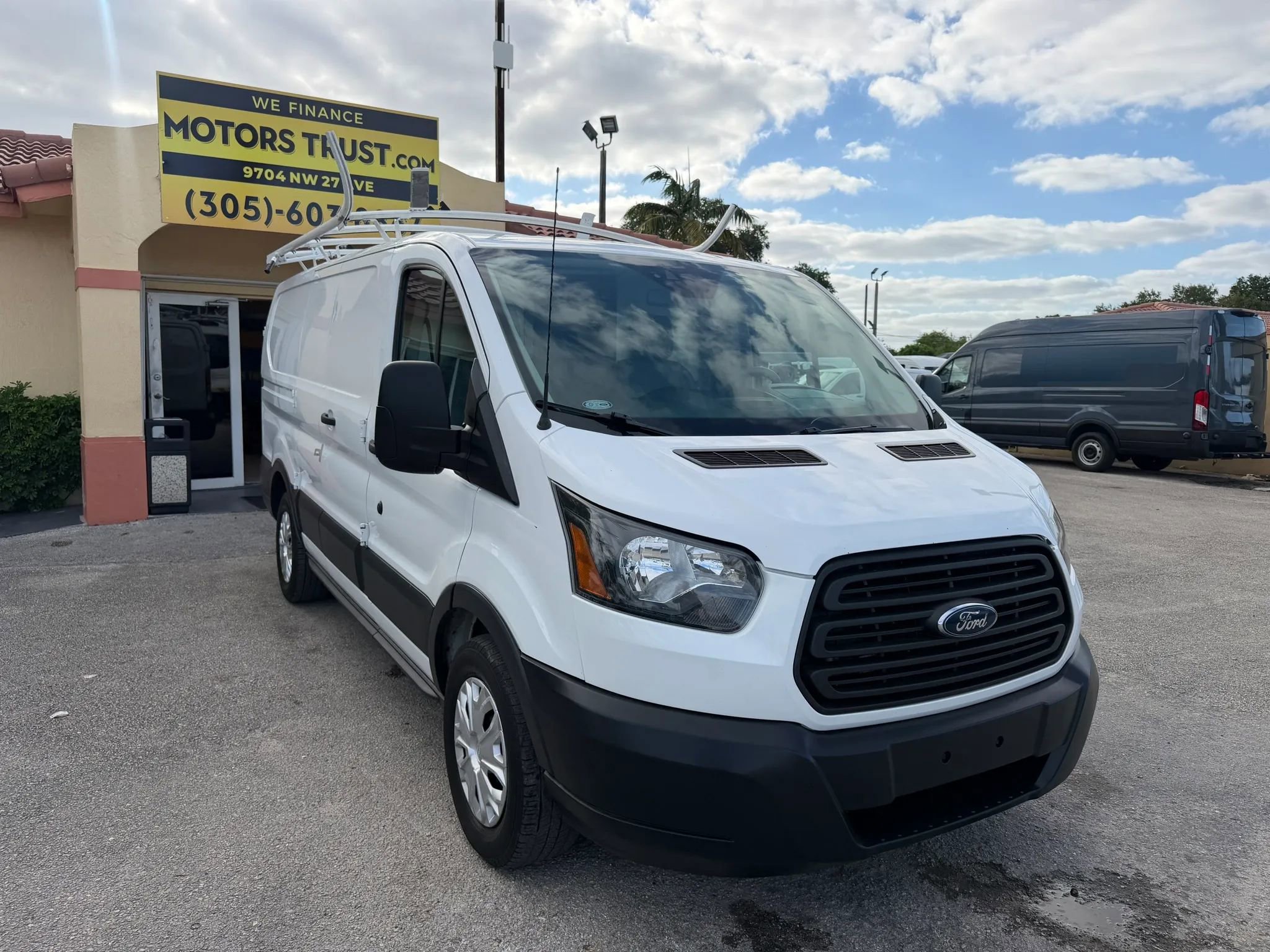 Used 2018 Ford Transit 150 130 Low Roof RWD image 10