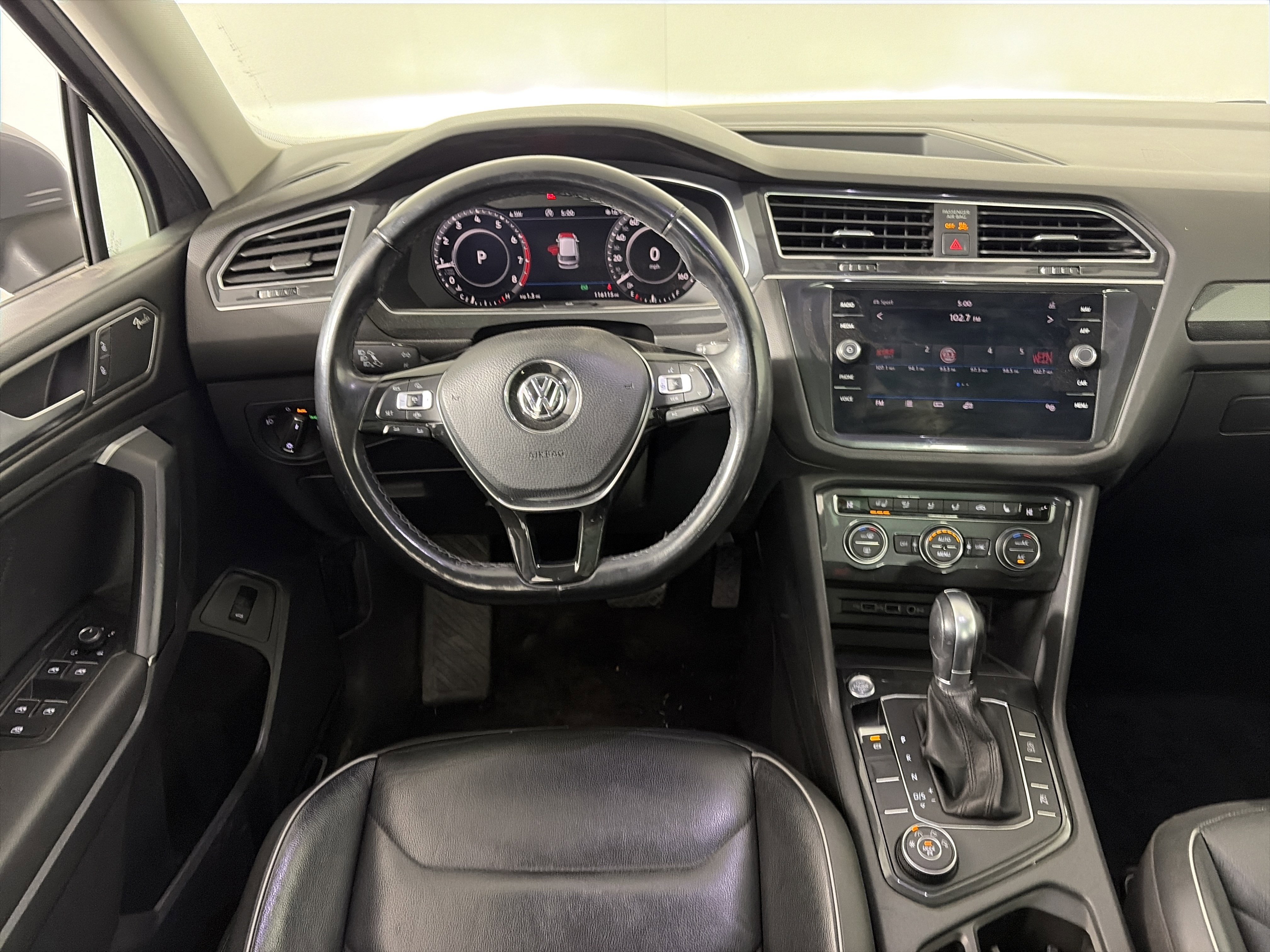 Used 2019 Volkswagen Tiguan SEL Premium image 39