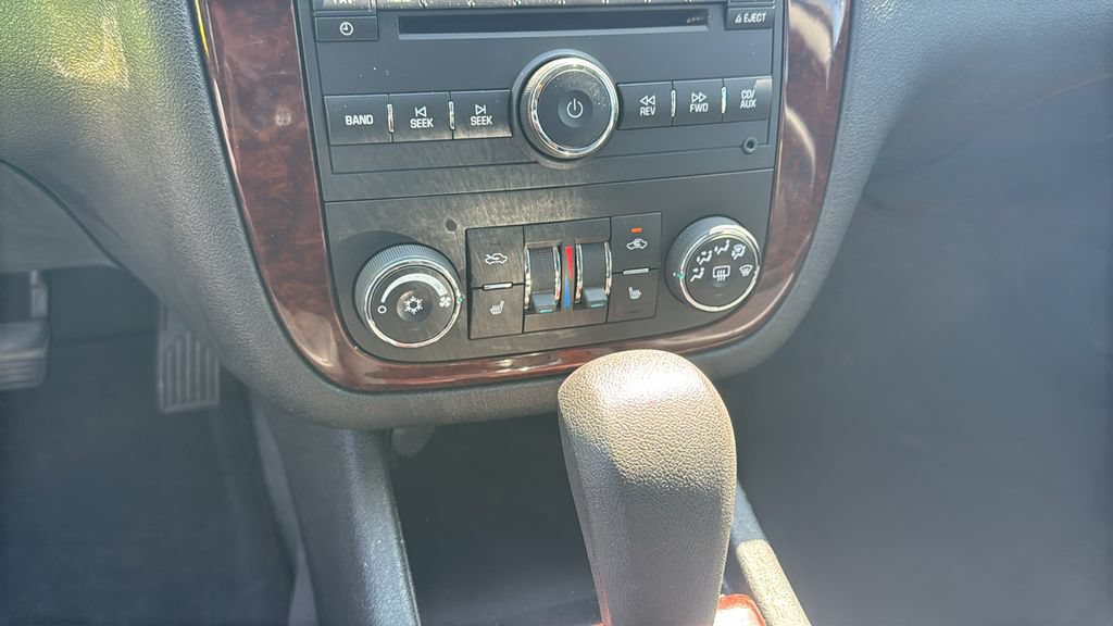 Used 2011 Chevrolet Impala LT w/ Luxury Edition Package FWD image 20