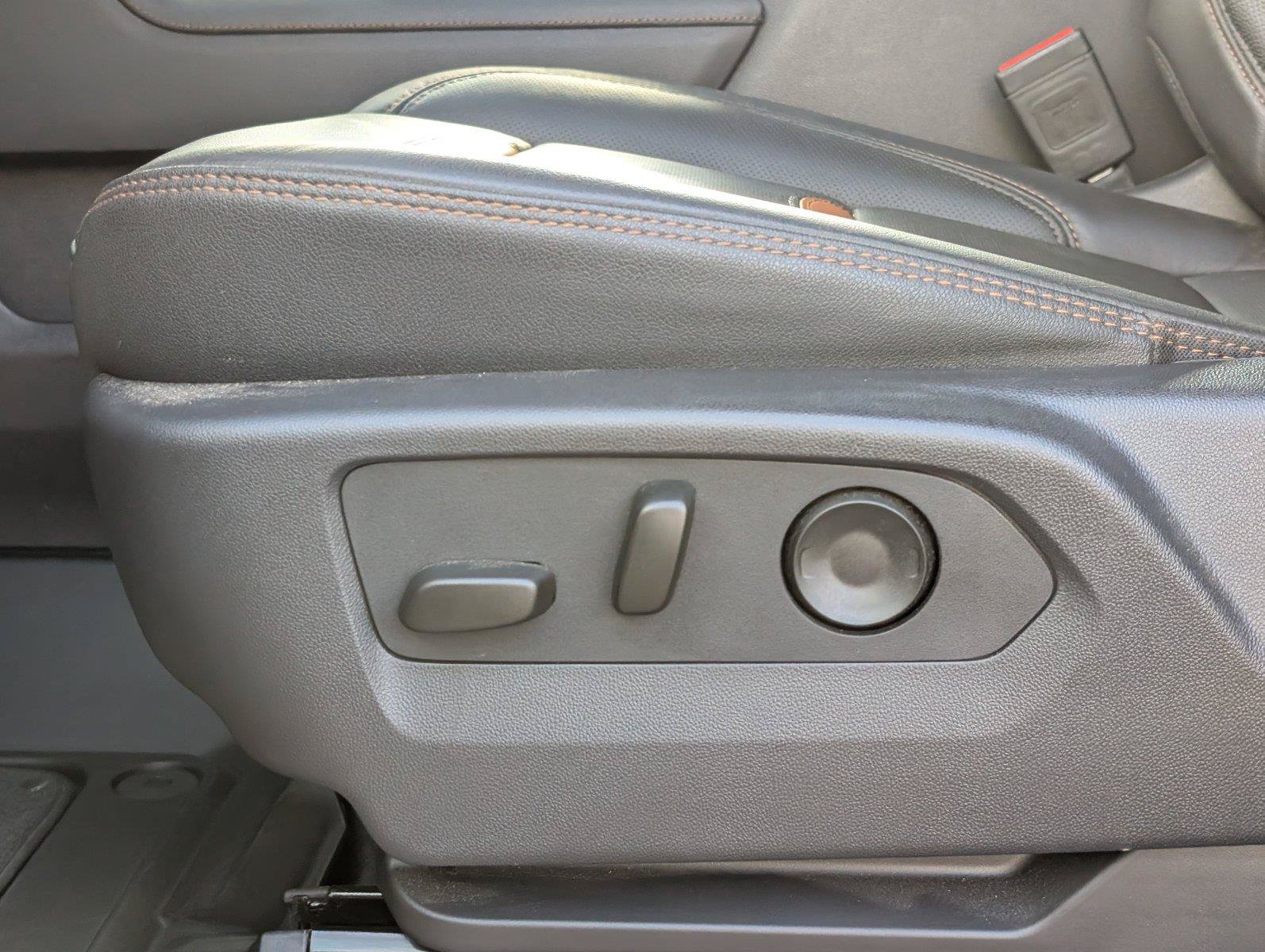 Used 2025 GMC Sierra 1500 AT4 w/ AT4 Premium Package AWD/4WD image 16