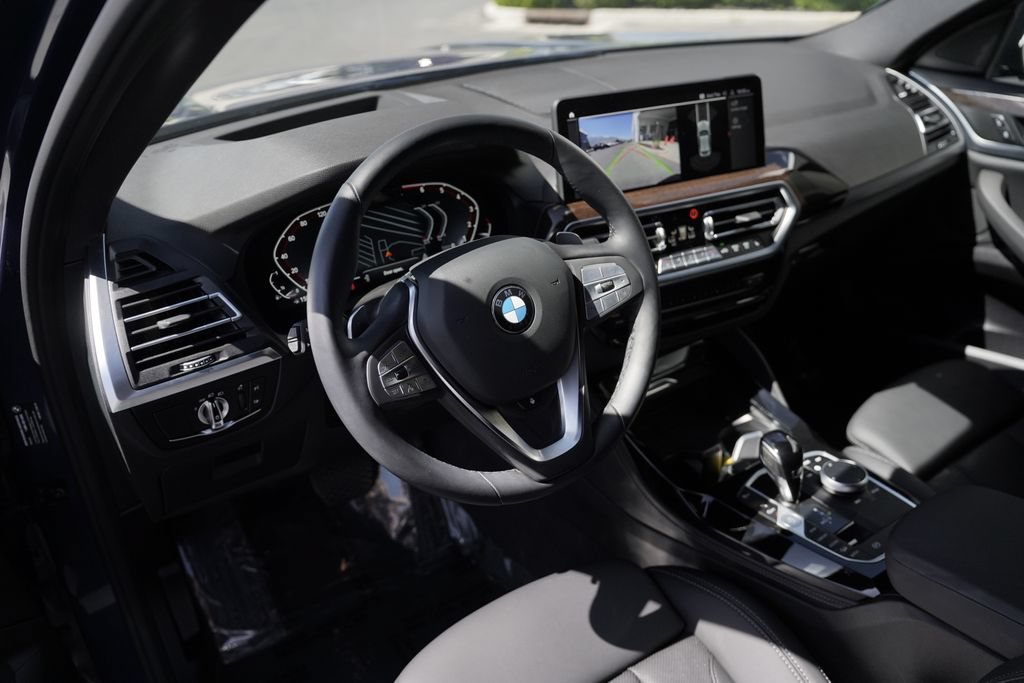 Used 2025 BMW X4 xDrive30i w/ Premium Package AWD/4WD image 9