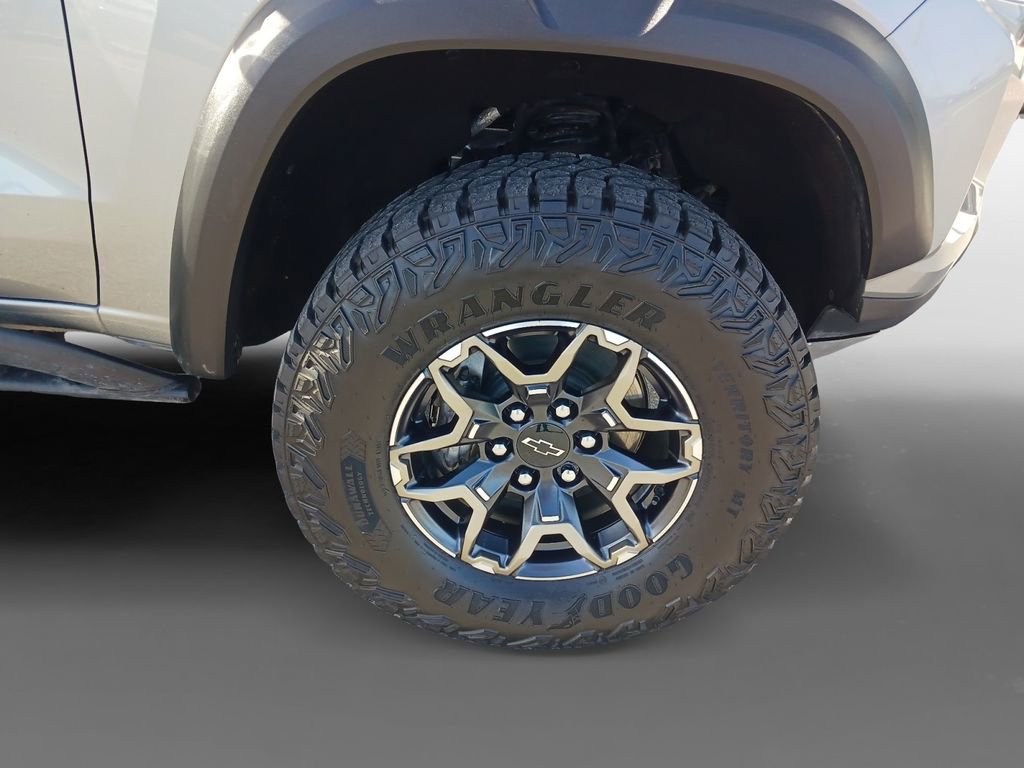 Used 2024 Chevrolet Colorado ZR2 w/ Technology Package image 16