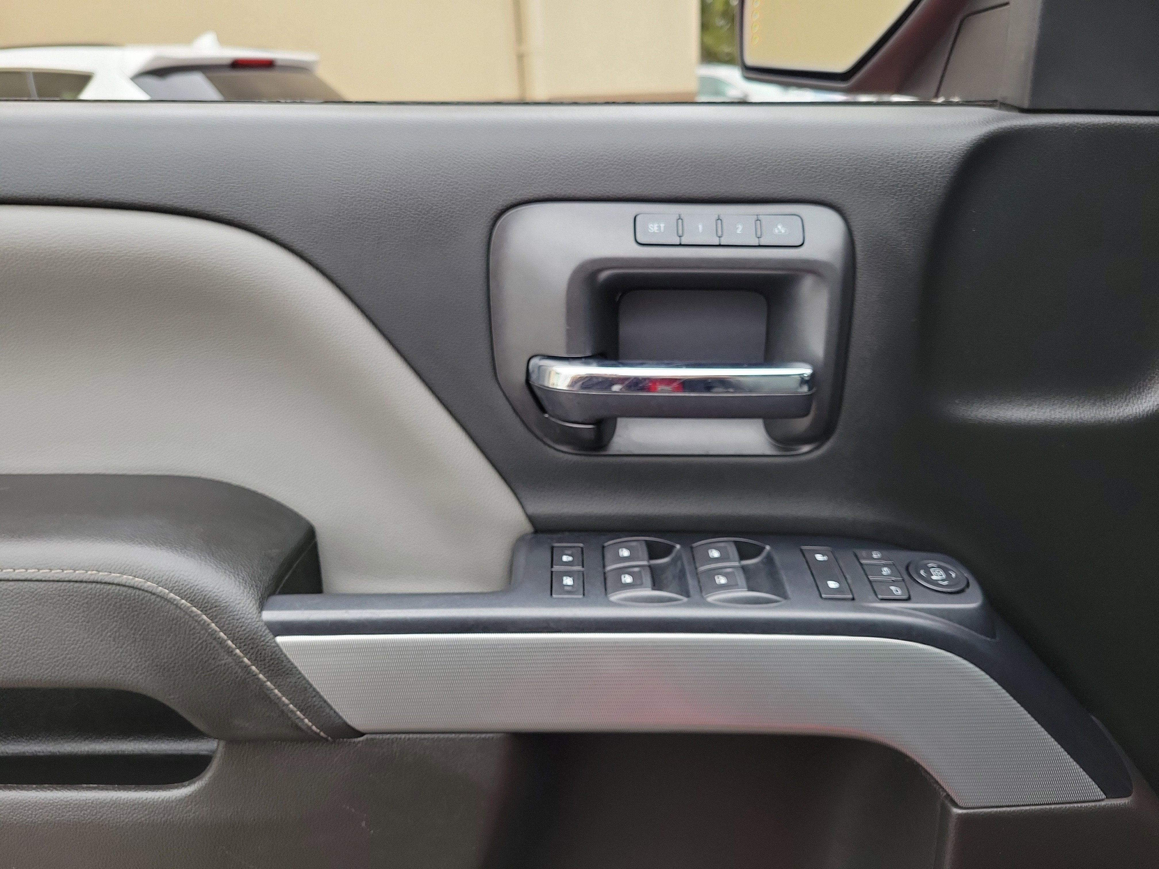 Used 2018 Chevrolet Silverado 1500 LTZ Z71 image 17