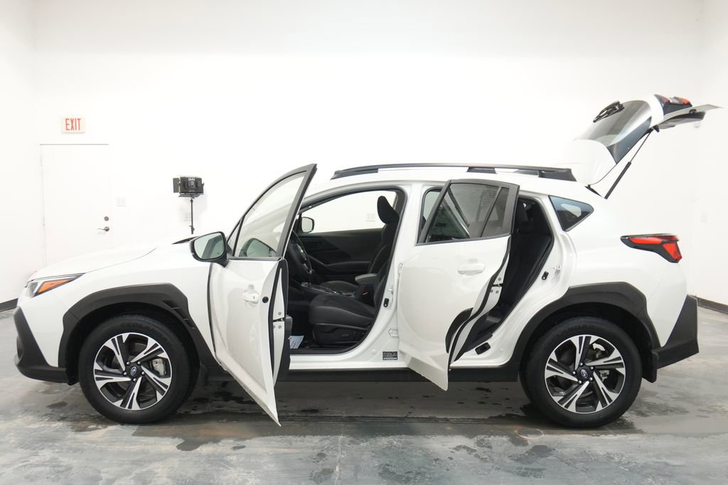 Used 2025 Subaru Crosstrek 2.0i Premium image 27