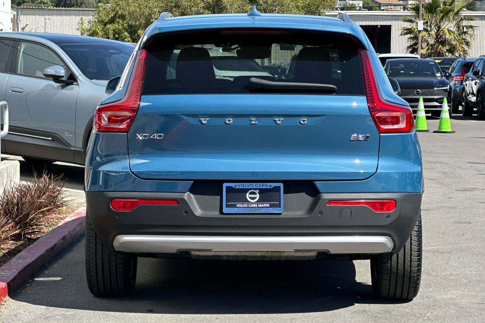 Used 2025 Volvo XC40 B5 Core AWD/4WD image 8