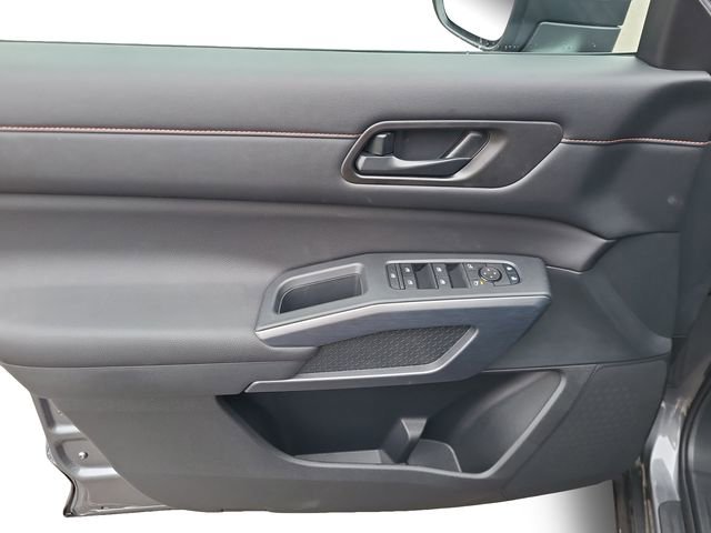 New 2025 Nissan Pathfinder Rock Creek image 10