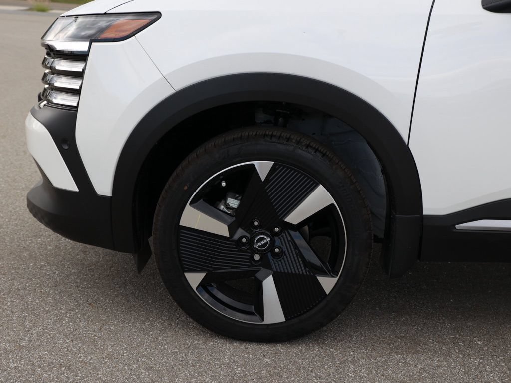 New 2026 Nissan Kicks SR FWD image 11