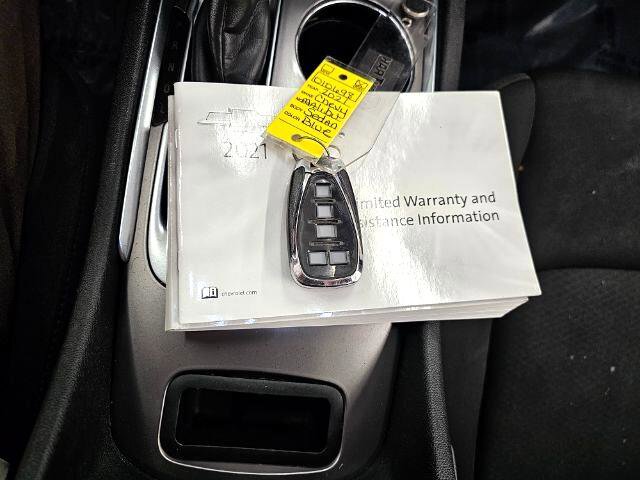Used 2021 Chevrolet Malibu LT image 22