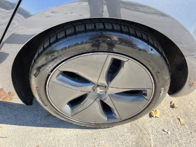 Used 2020 Tesla Model 3 Standard Range RWD image 12